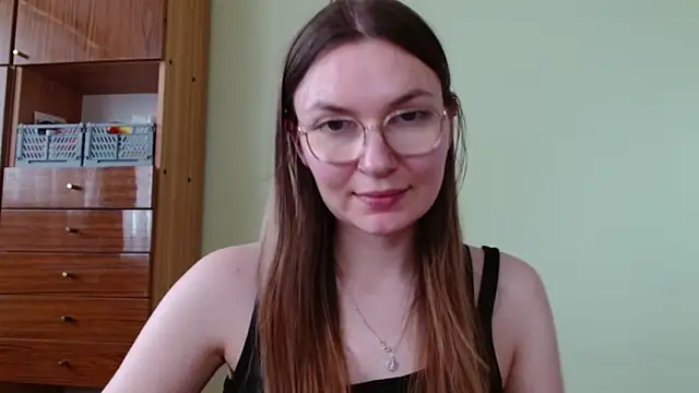 Snapshot of LooveELLYx chatting on 06/10/26, 01:32 LooveELLYx online show from 06/10/26, 01:32