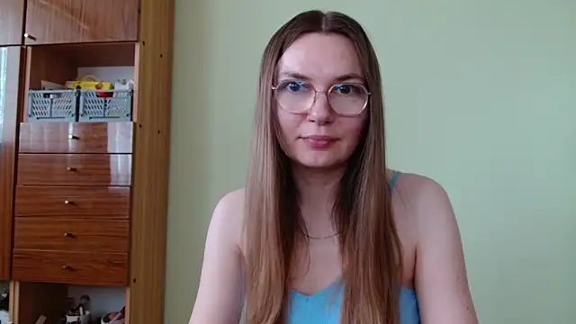LooveELLYx online show from 06/16/26, 06:27