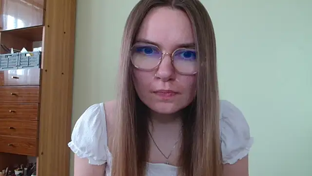 LooveELLYx online show from 07/23/26, 06:33