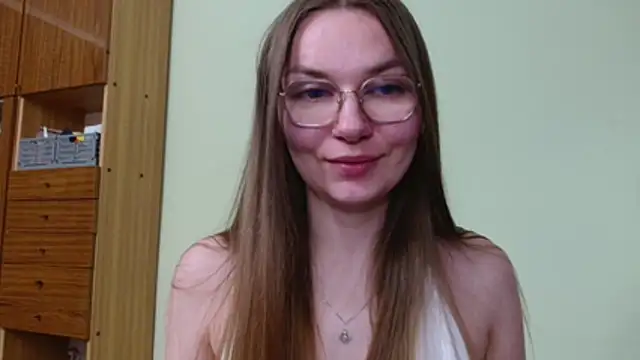 LooveELLYx online show from 07/27/26, 09:22