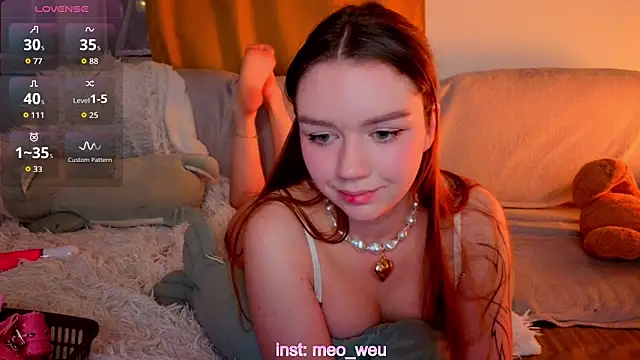 Snapshot of Jiaalisaa chatting on 10/17/25, 05:37 Jiaalisaa online show from 10/17/25, 05:37