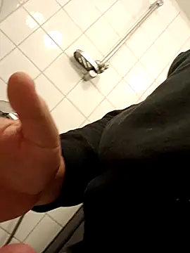 Snapshot of Kleboron chatting on 10/07/25, 08:11 Kleboron online show from 10/07/25, 08:11