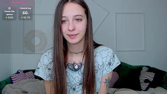 Little cherryy   online show from 10/04/25, 07:17