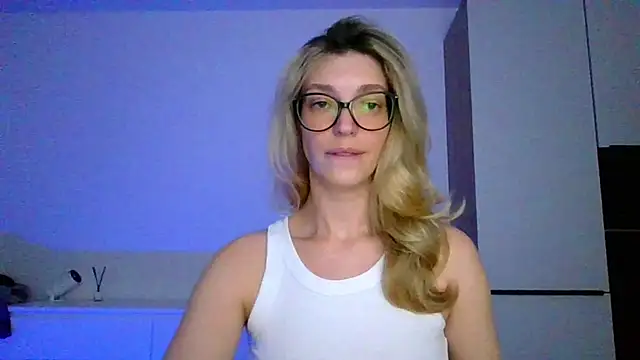 ms Adelina online show from 09/08/25, 06:29