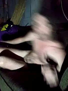 Snapshot of straightozgoesdwn chatting on 12/18/25, 08:59 straightozgoesdwn online show from 12/18/25, 08:59