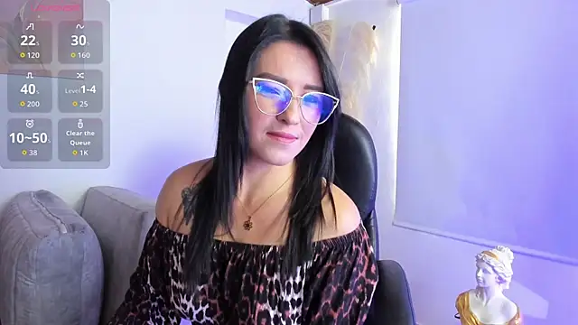 Snapshot of kamila_flower chatting on 11/22/25, 01:21 kamila flower online show from 11/22/25, 01:21