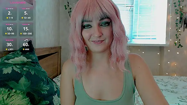 Snapshot of MagicPink chatting on 09/27/25, 12:21 MagicPink online show from 09/27/25, 12:21