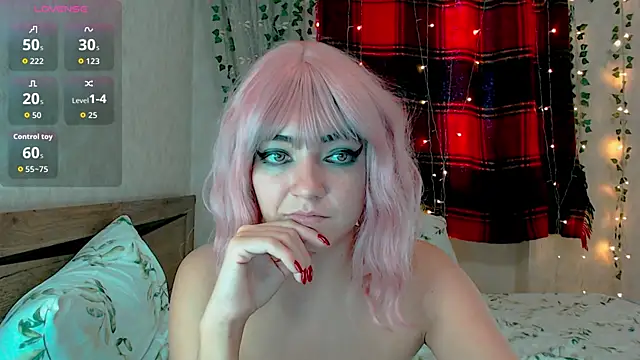 Snapshot of MagicPink chatting on 11/01/25, 11:56 MagicPink online show from 11/01/25, 11:56