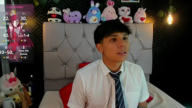 Snapshot of Thiago_Kozak chatting on 09/22/25, 12:40 Thiago Kozak online show from 09/22/25, 12:40