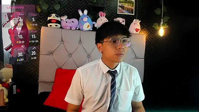 Snapshot of Thiago_Kozak chatting on 09/24/25, 12:19 Thiago Kozak online show from 09/24/25, 12:19