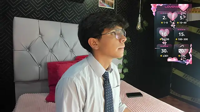 Snapshot of Thiago_Kozak chatting on 10/14/25, 12:50 Thiago Kozak online show from 10/14/25, 12:50