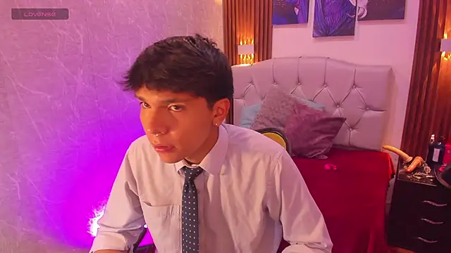 Snapshot of Thiago_Kozak chatting on 10/25/25, 12:45 Thiago Kozak online show from 10/25/25, 12:45