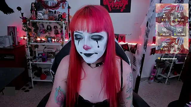 Snapshot of Makii_33 chatting on 10/24/25, 11:12 Makii 33 online show from 10/24/25, 11:12