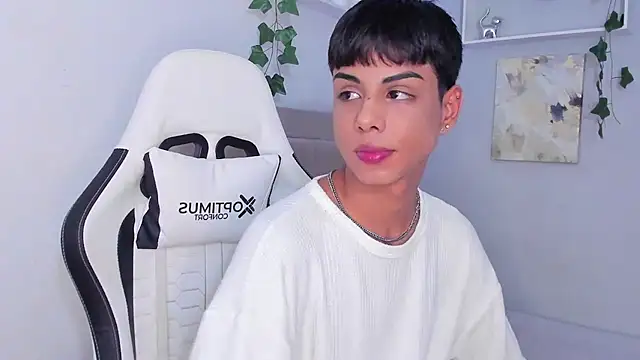 Thomas wil online show from 10/15/25, 06:13