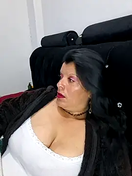 Hanna Kieran online show from 10/25/25, 03:47