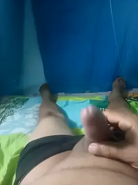 Snapshot of cora08 chatting on 10/31/25, 09:38 cora08 online show from 10/31/25, 09:38