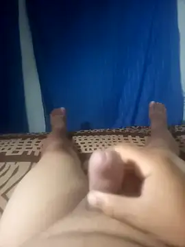 Snapshot of cora08 chatting on 11/14/25, 08:18 cora08 online show from 11/14/25, 08:18