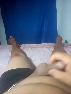 Snapshot of cora08 chatting on 11/24/25, 07:13 cora08 online show from 11/24/25, 07:13