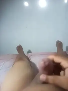 Snapshot of cora08 chatting on 11/30/25, 06:23 cora08 online show from 11/30/25, 06:23