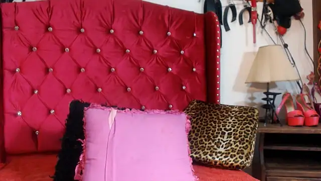 Snapshot of VictoriaSunny chatting on 09/14/25, 04:00 VictoriaSunny online show from 09/14/25, 04:00