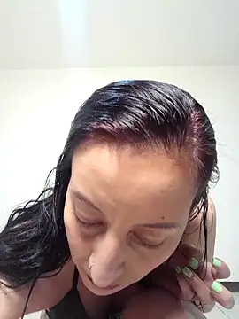 Snapshot of Oriana111 chatting on 10/18/25, 11:16 Oriana111 online show from 10/18/25, 11:16