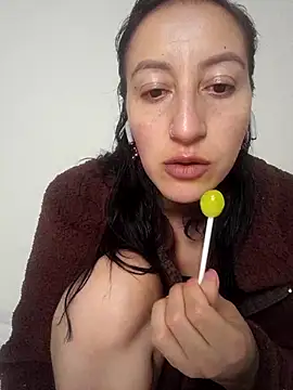 Oriana111 online show from 11/14/25, 04:33