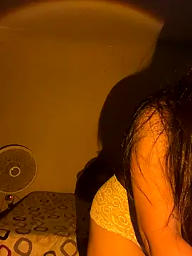 effie castroo online show from 09/18/25, 01:51