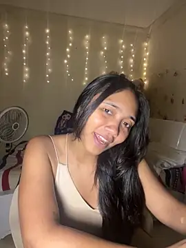 effie castroo online show from 10/04/25, 02:20