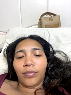 effie castroo online show from 10/04/25, 08:40