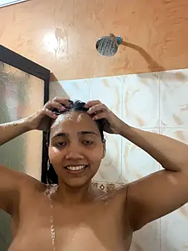 effie castroo online show from 11/09/25, 01:37