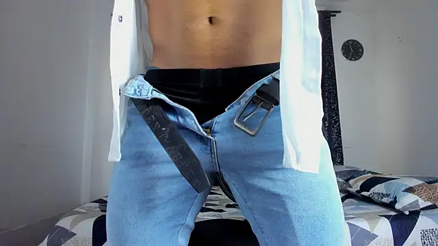 Snapshot of magnusclark chatting on 11/18/25, 08:57 magnusclark online show from 11/18/25, 08:57