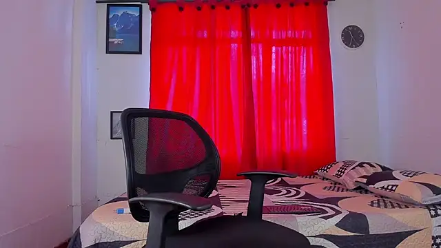 Snapshot of magnusclark chatting on 12/16/25, 06:02 magnusclark online show from 12/16/25, 06:02