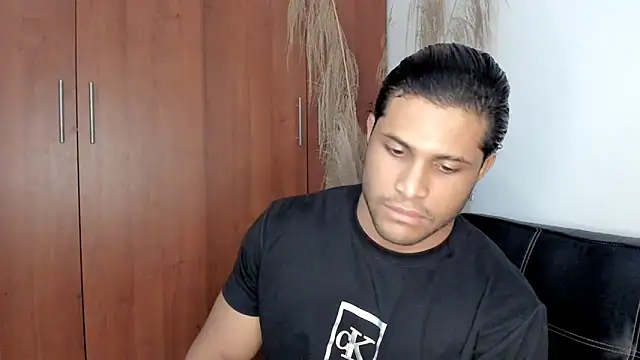 Snapshot of Evansdark1 chatting on 11/27/25, 10:23 Evansdark1 online show from 11/27/25, 10:23