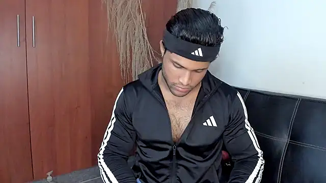 Snapshot of Evansdark1 chatting on 11/28/25, 11:51 Evansdark1 online show from 11/28/25, 11:51