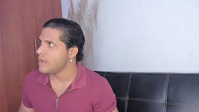 Snapshot of Evansdark1 chatting on 12/13/25, 09:42 Evansdark1 online show from 12/13/25, 09:42