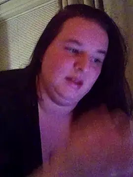 Snapshot of Curvaceouscarla chatting on 10/06/25, 08:28 Curvaceouscarla online show from 10/06/25, 08:28