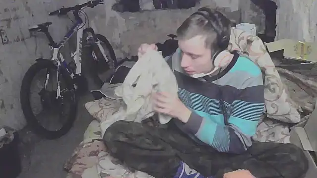 makarov1993 online show from 10/15/25, 10:21