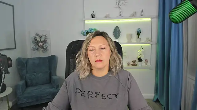 NinaStarle online show from 09/18/25, 04:58