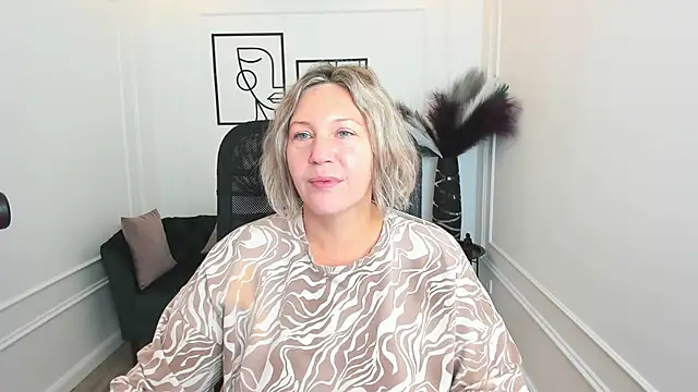 NinaStarle online show from 09/28/25, 04:29