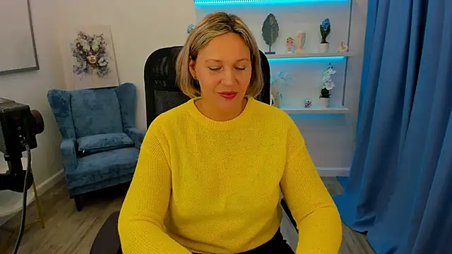 NinaStarle online show from 10/04/25, 11:52