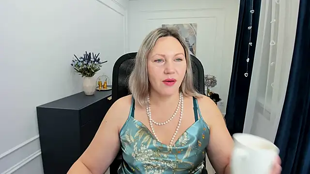 NinaStarle online show from 02/04/26, 04:18