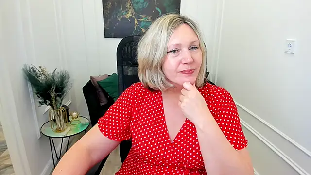 NinaStarle online show from 06/01/26, 12:40