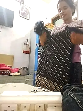 JHILMIL online show from 09/23/25, 06:27