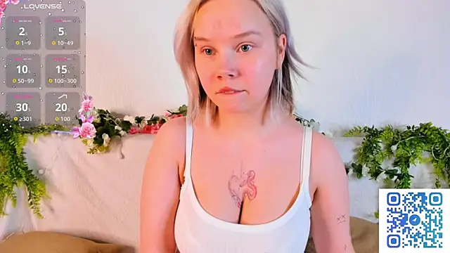 girlllsooft online show from 10/04/25, 05:00