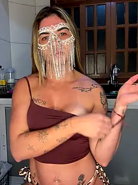 Snapshot of Casalmasc chatting on 10/21/25, 01:28 Casalmasc online show from 10/21/25, 01:28