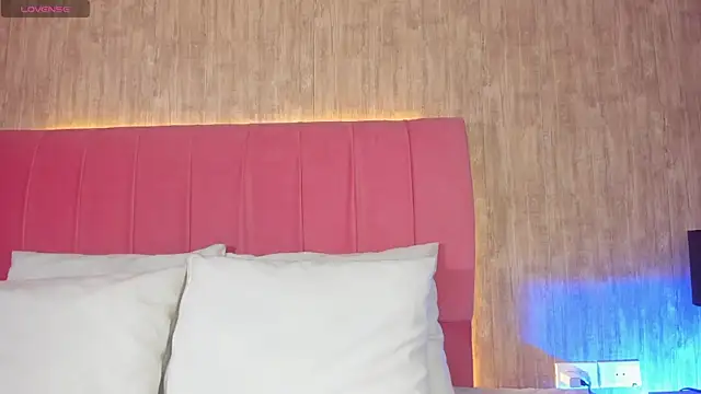 Snapshot of Kendra_kobein chatting on 11/14/25, 07:45 Kendra kobein online show from 11/14/25, 07:45