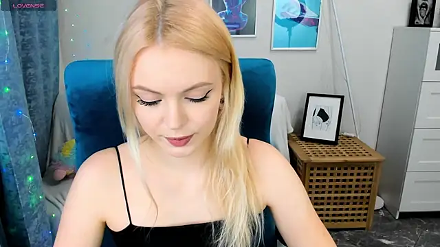 Snapshot of KatherineePierce chatting on 05/19/26, 05:19 KatherineePierce online show from 05/19/26, 05:19