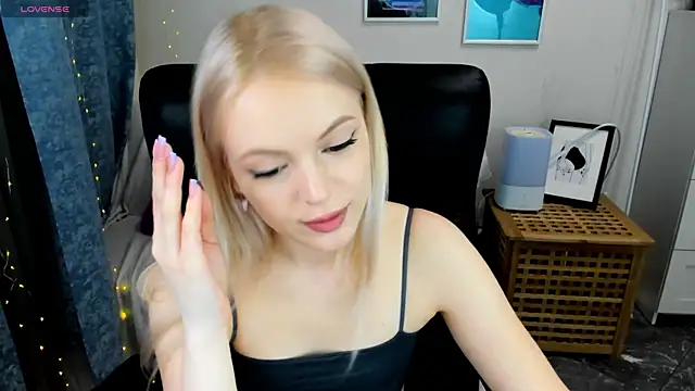KatherineePierce online show from 06/26/26, 10:25