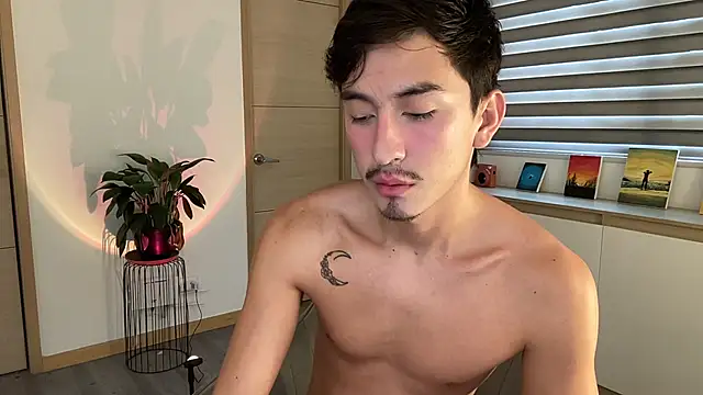 sweettaaron01 online show from 10/18/25, 05:35