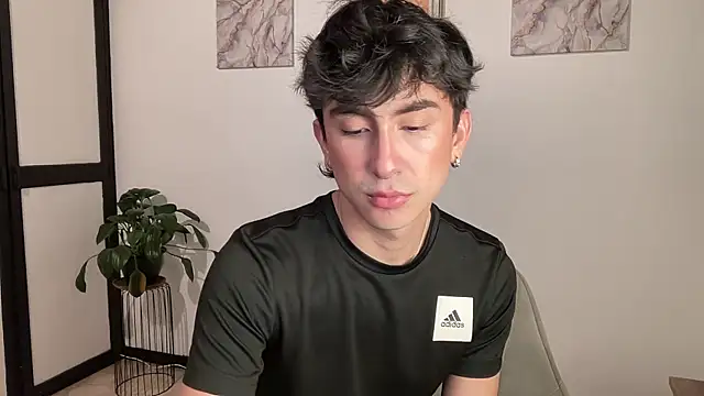 sweettaaron01 online show from 05/05/26, 01:02